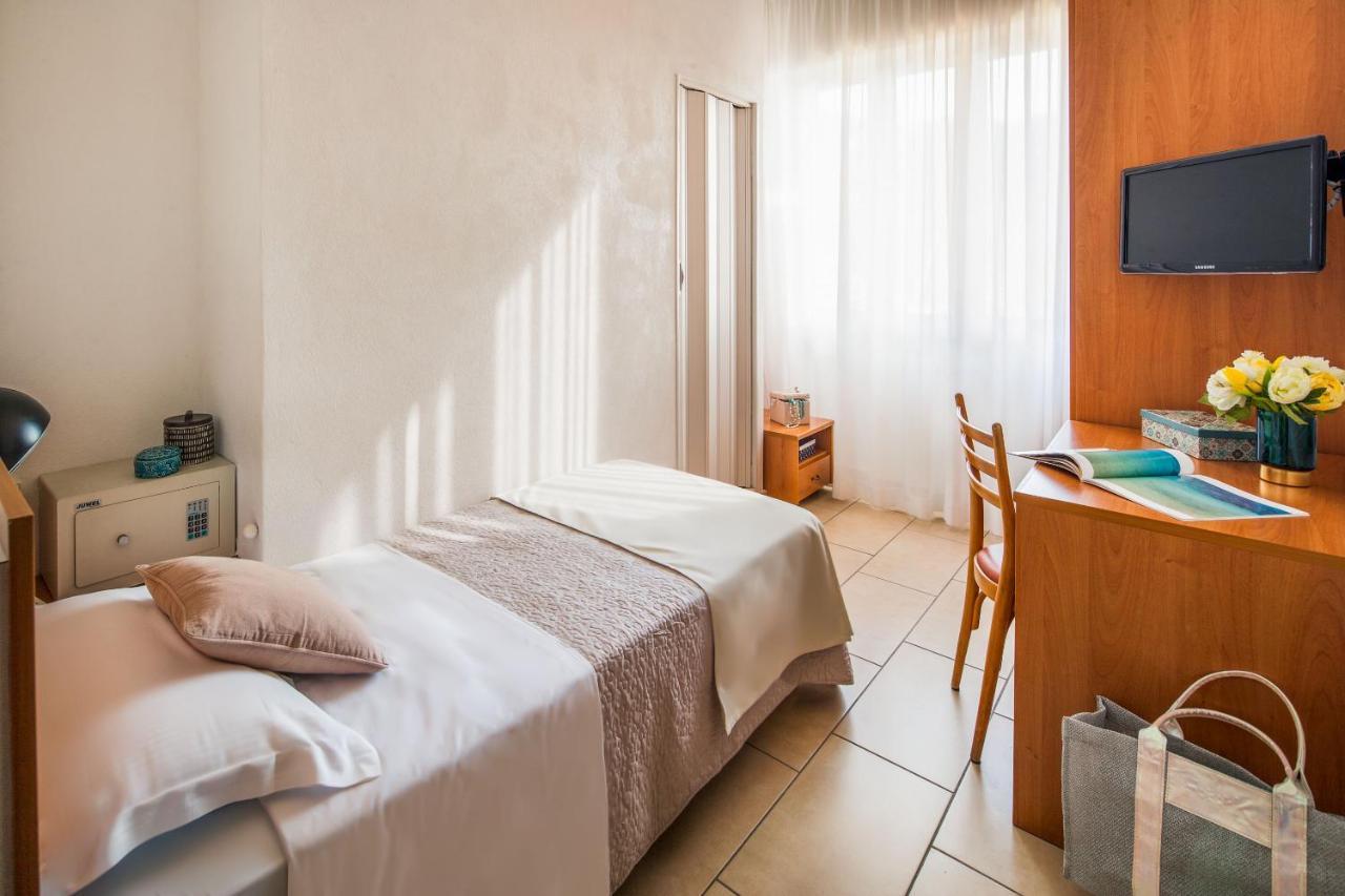 Single Room,1040706241:JPEG
