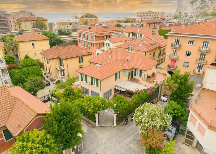 Hotel Victoria-Bike Friendly vicino Finalborgo e mare